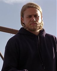 S02E01_211.jpg